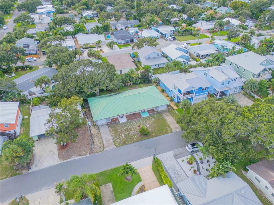 待售: $950,000 (4 贝兹, 0 浴室, 2042 平方英尺)