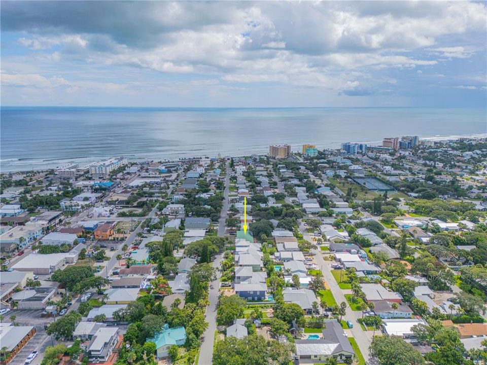 待售: $950,000 (4 贝兹, 0 浴室, 2042 平方英尺)