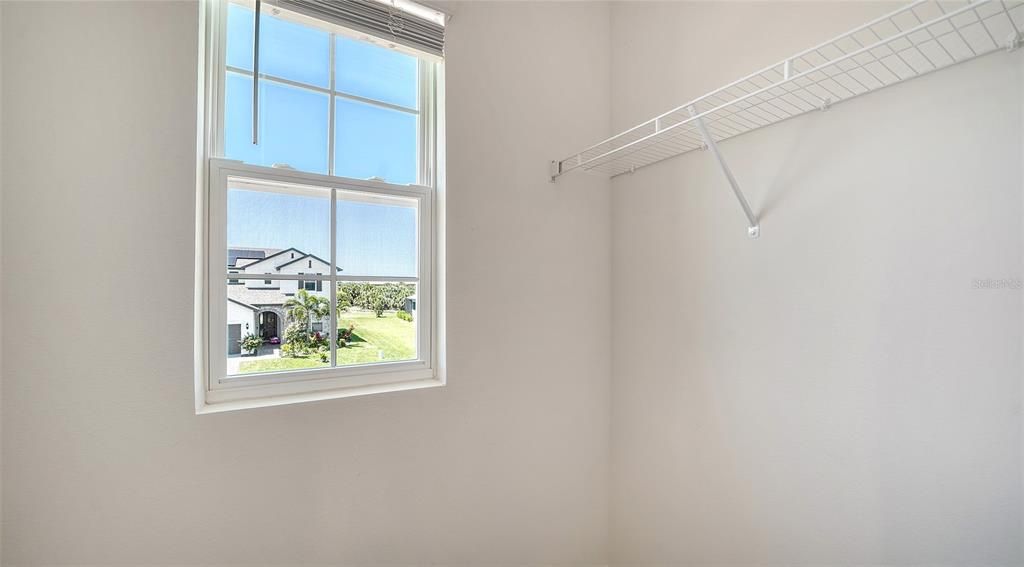 Activo con contrato: $3,250 (5 camas, 3 baños, 2631 Pies cuadrados)