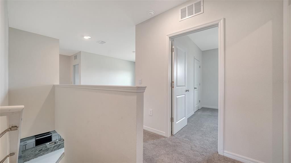 Activo con contrato: $3,250 (5 camas, 3 baños, 2631 Pies cuadrados)