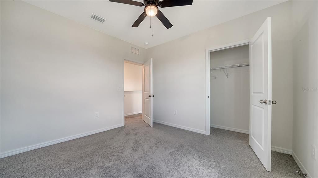 Activo con contrato: $3,250 (5 camas, 3 baños, 2631 Pies cuadrados)