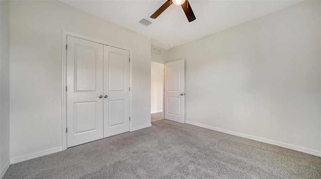 Activo con contrato: $3,250 (5 camas, 3 baños, 2631 Pies cuadrados)