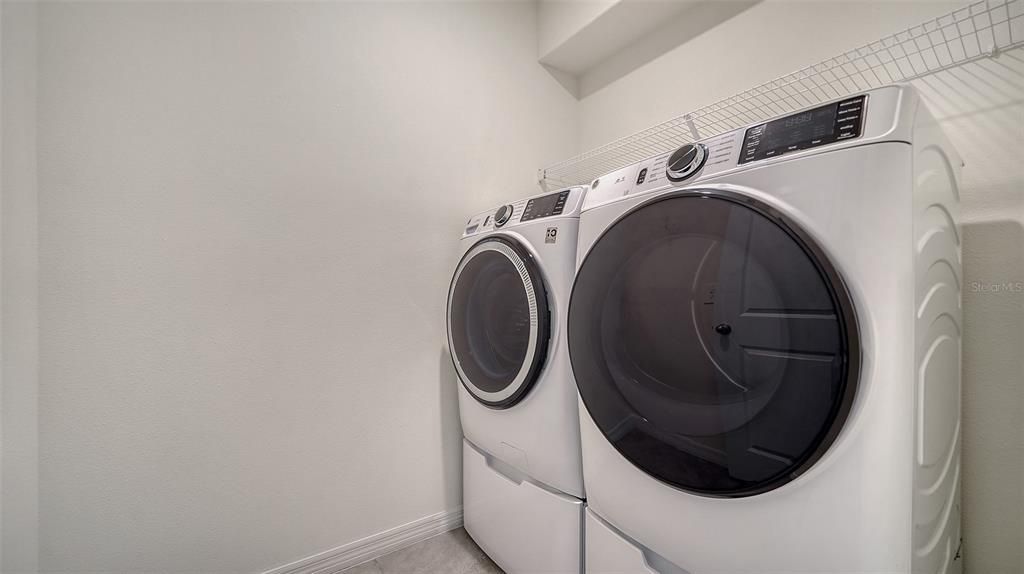 Activo con contrato: $3,250 (5 camas, 3 baños, 2631 Pies cuadrados)