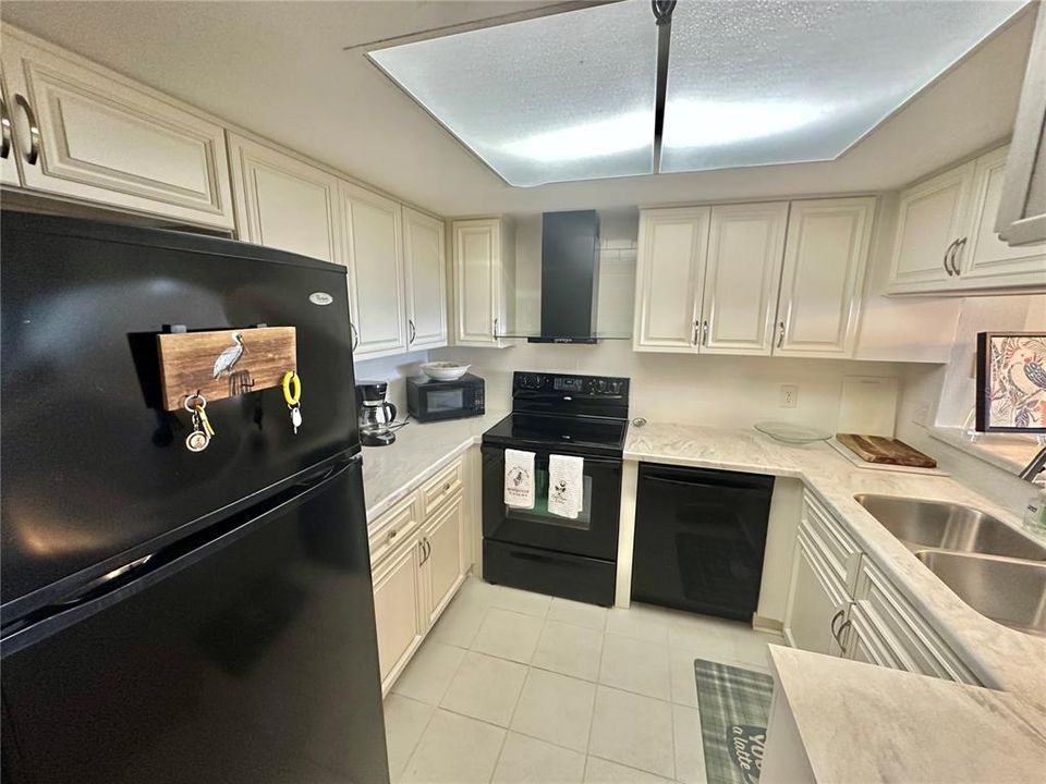 For Rent: $3,500 (2 beds, 2 baths, 1236 Square Feet)