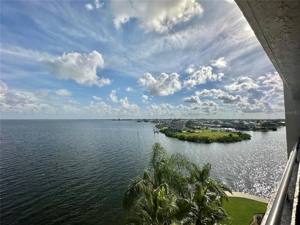 For Rent: $3,500 (2 beds, 2 baths, 1236 Square Feet)