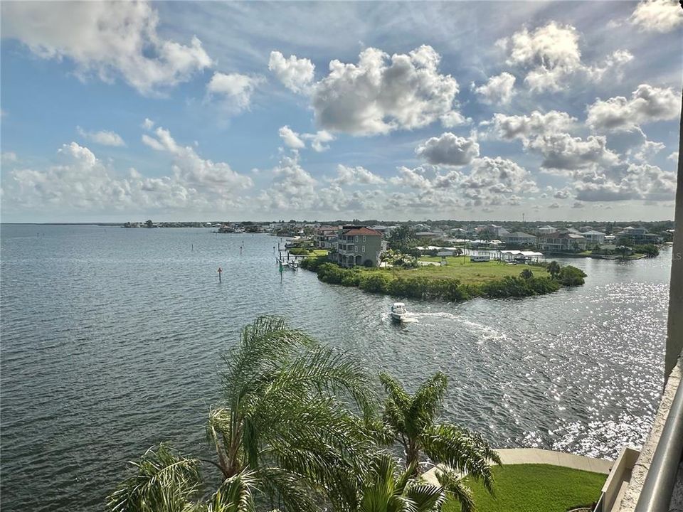 For Rent: $3,500 (2 beds, 2 baths, 1236 Square Feet)