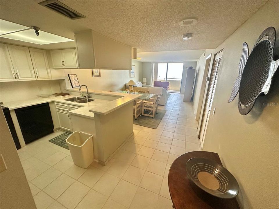 For Rent: $3,500 (2 beds, 2 baths, 1236 Square Feet)