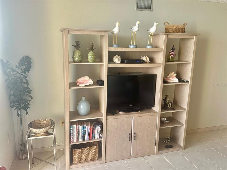 For Rent: $3,500 (2 beds, 2 baths, 1236 Square Feet)