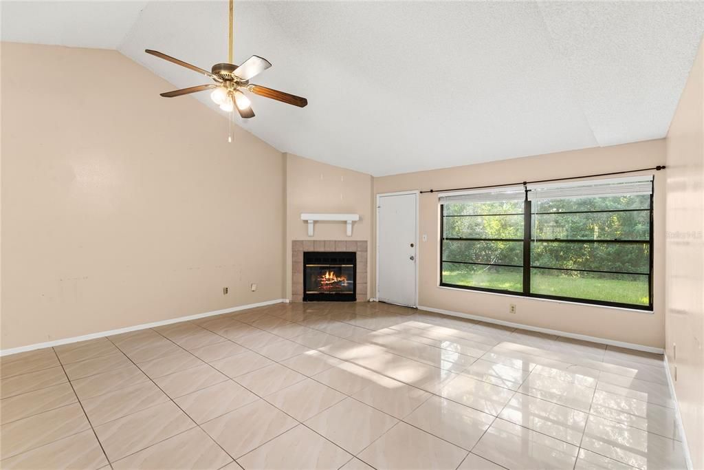 待售: $375,000 (3 贝兹, 2 浴室, 1486 平方英尺)