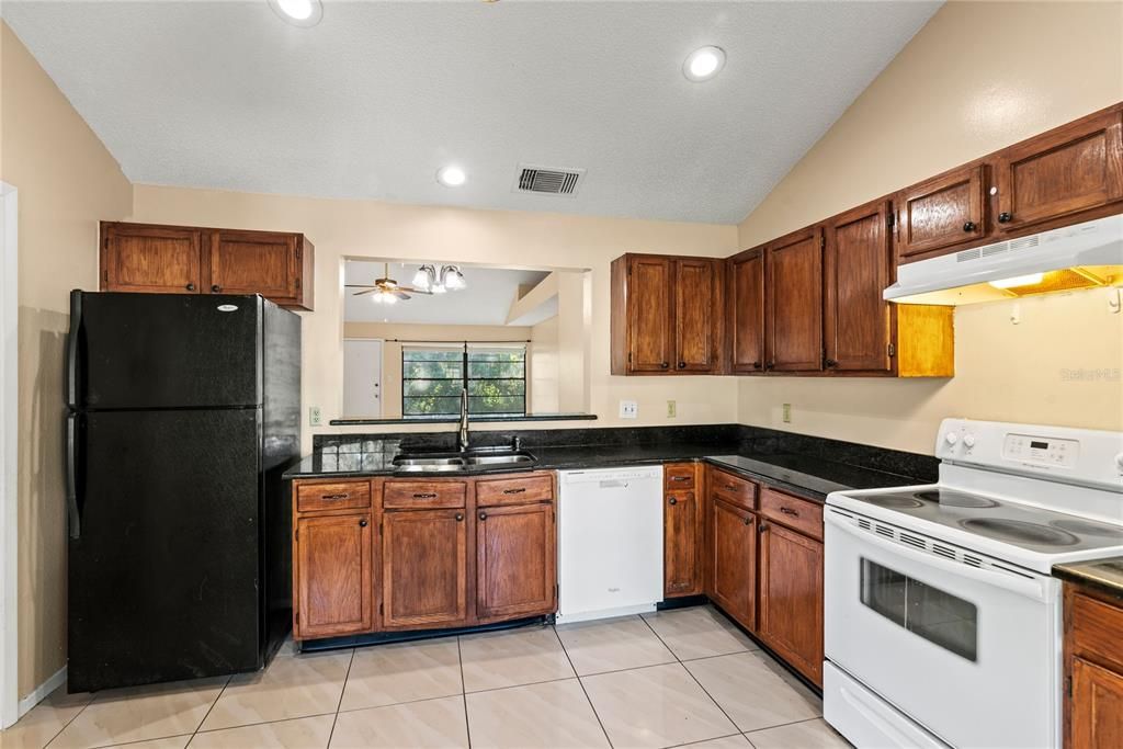 待售: $375,000 (3 贝兹, 2 浴室, 1486 平方英尺)