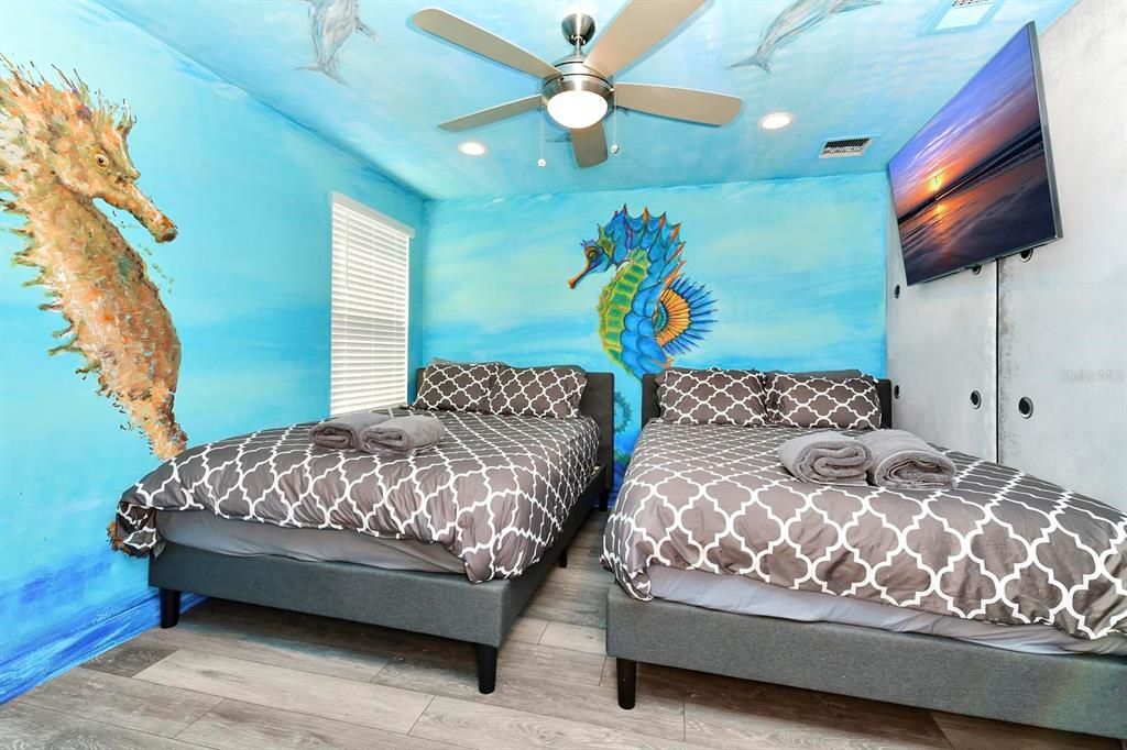 For Sale: $919,000 (9 beds, 5 baths, 4289 Square Feet)