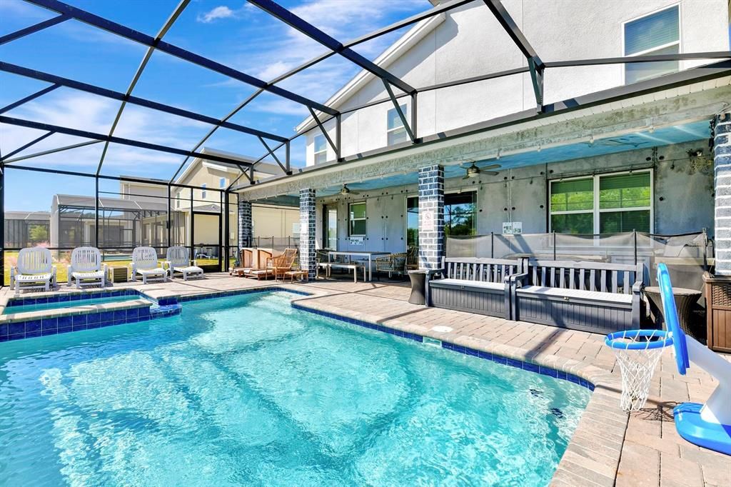 For Sale: $919,000 (9 beds, 5 baths, 4289 Square Feet)