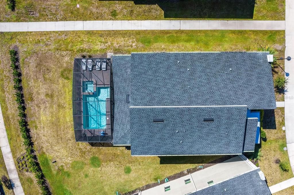 For Sale: $919,000 (9 beds, 5 baths, 4289 Square Feet)