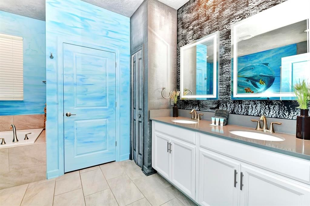 For Sale: $919,000 (9 beds, 5 baths, 4289 Square Feet)