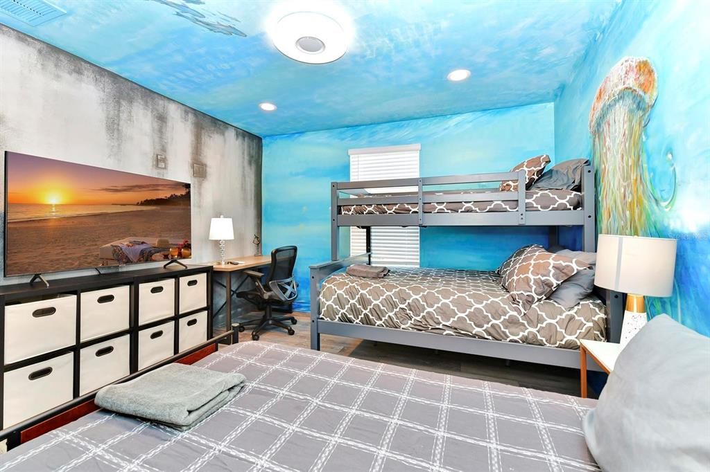 For Sale: $919,000 (9 beds, 5 baths, 4289 Square Feet)