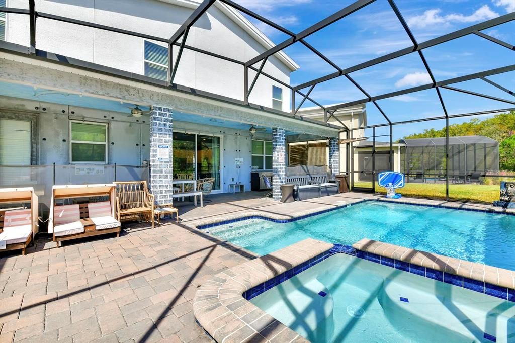 For Sale: $919,000 (9 beds, 5 baths, 4289 Square Feet)