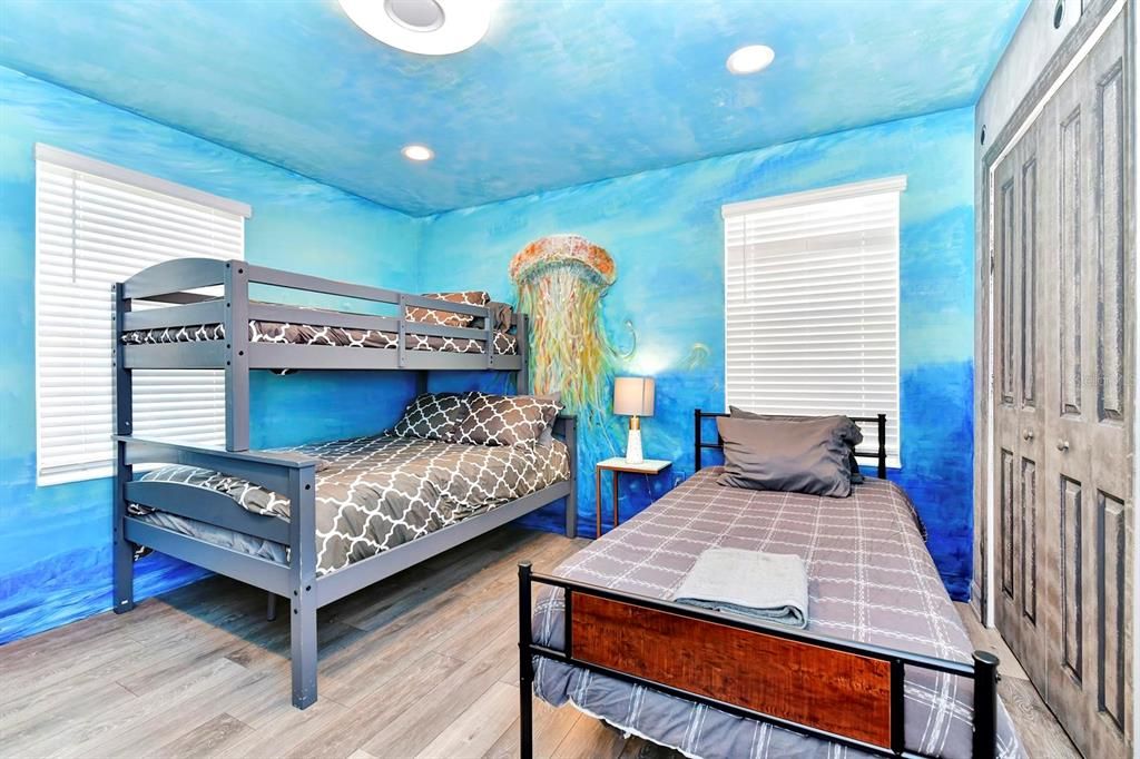 For Sale: $919,000 (9 beds, 5 baths, 4289 Square Feet)