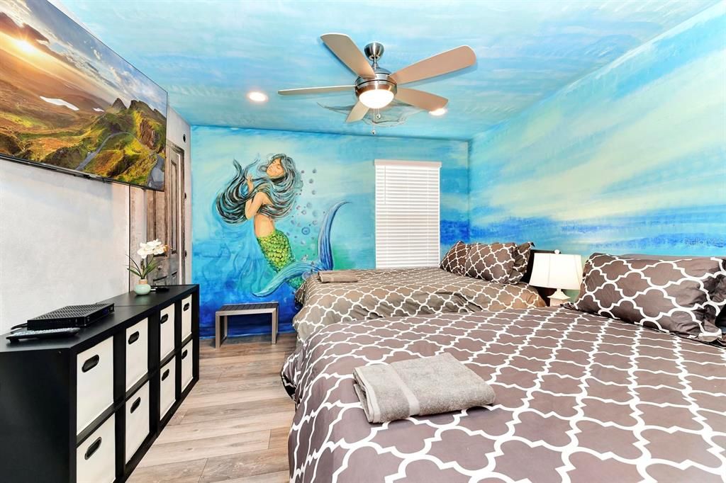 For Sale: $919,000 (9 beds, 5 baths, 4289 Square Feet)