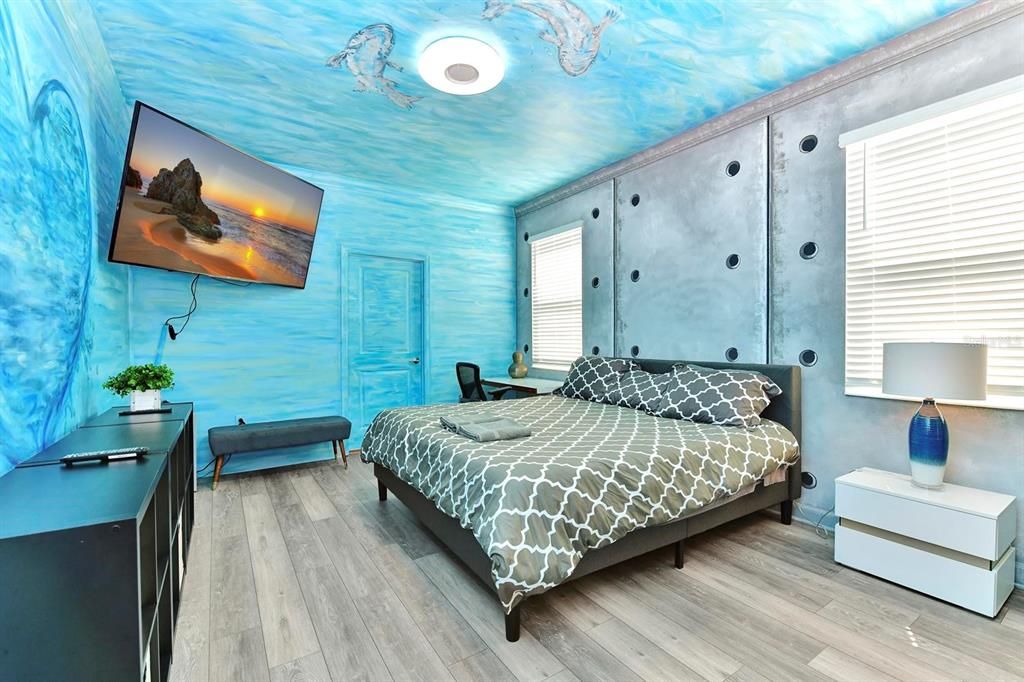 For Sale: $919,000 (9 beds, 5 baths, 4289 Square Feet)