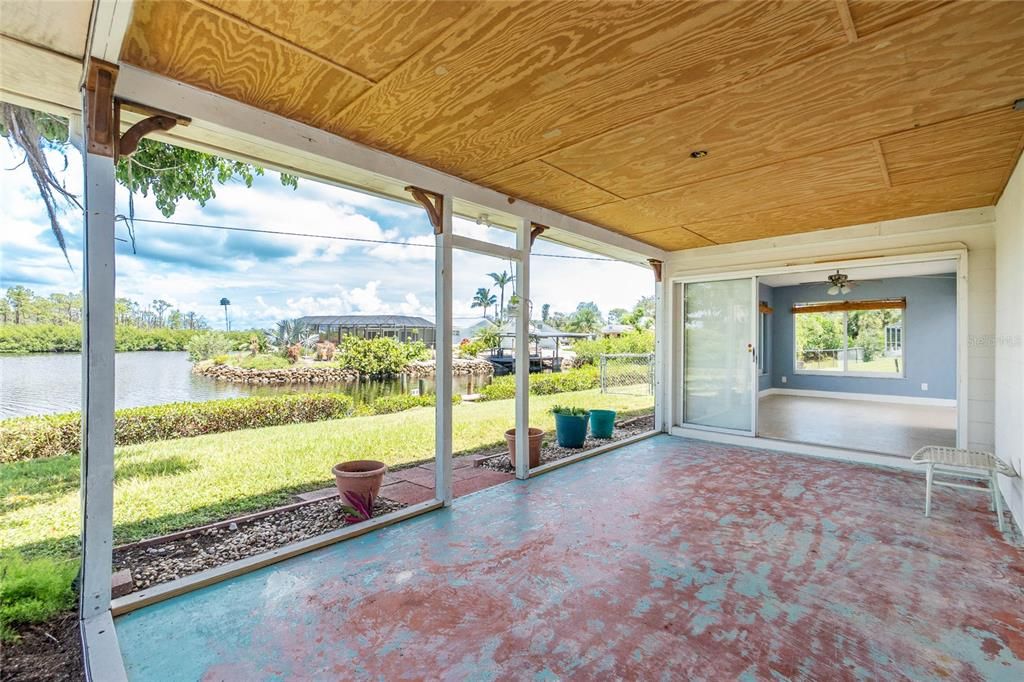 Active With Contract: $349,900 (2 beds, 2 baths, 1134 Square Feet)