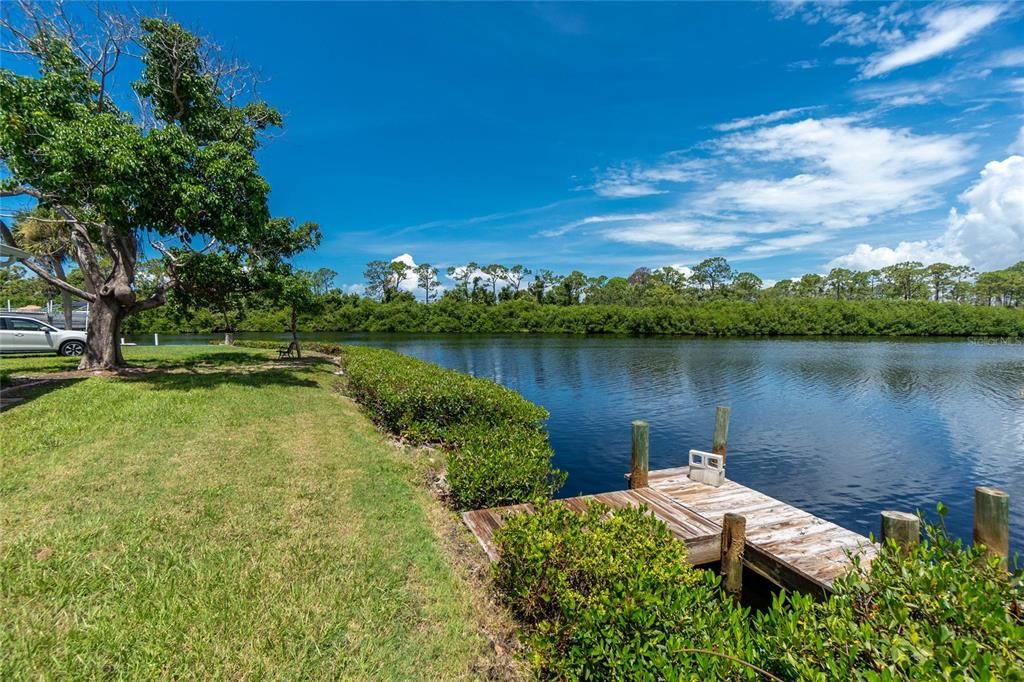 Active With Contract: $349,900 (2 beds, 2 baths, 1134 Square Feet)