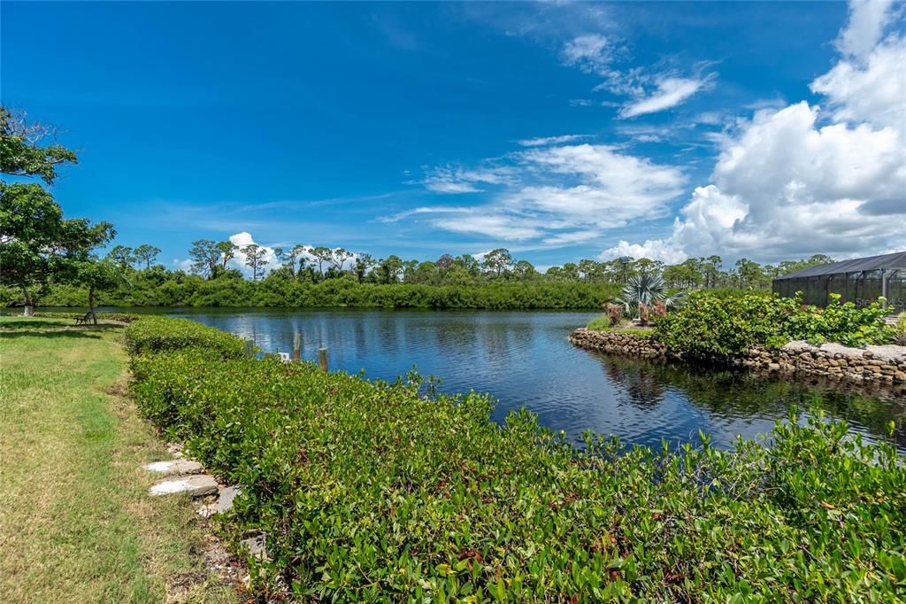 Active With Contract: $349,900 (2 beds, 2 baths, 1134 Square Feet)