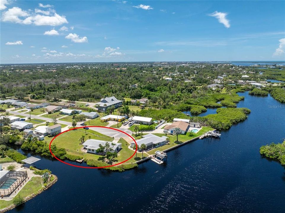 Active With Contract: $349,900 (2 beds, 2 baths, 1134 Square Feet)