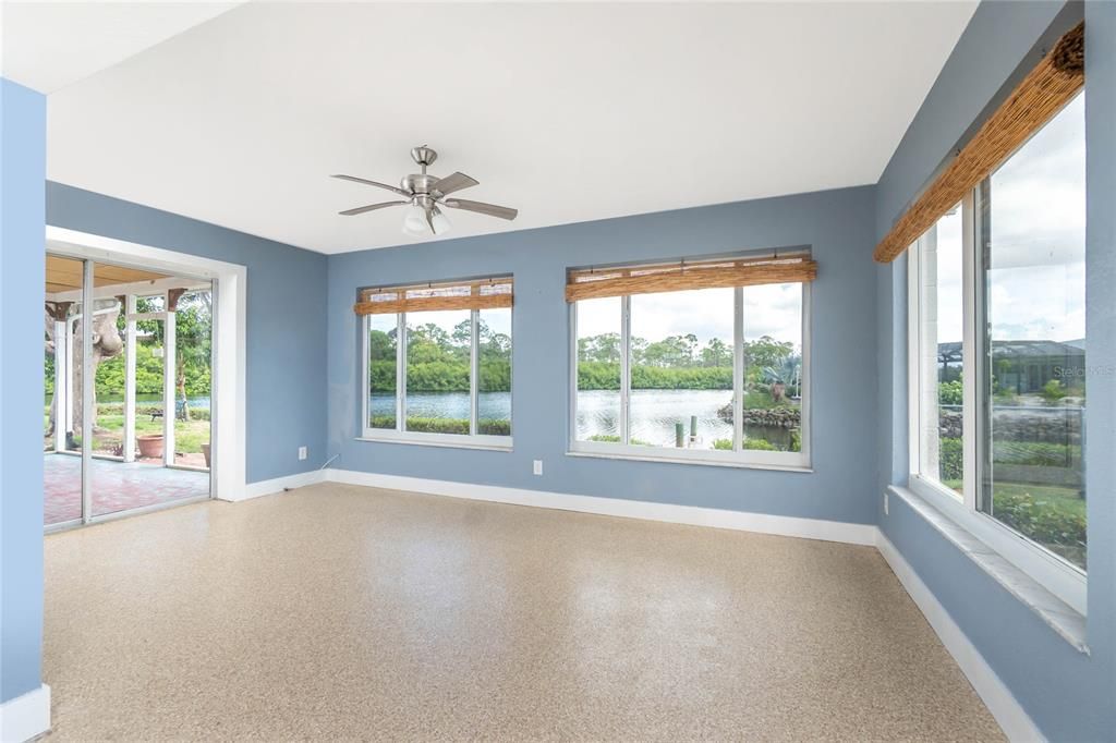 Active With Contract: $349,900 (2 beds, 2 baths, 1134 Square Feet)