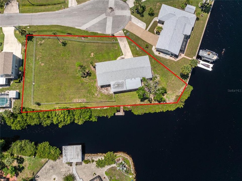 Active With Contract: $349,900 (2 beds, 2 baths, 1134 Square Feet)