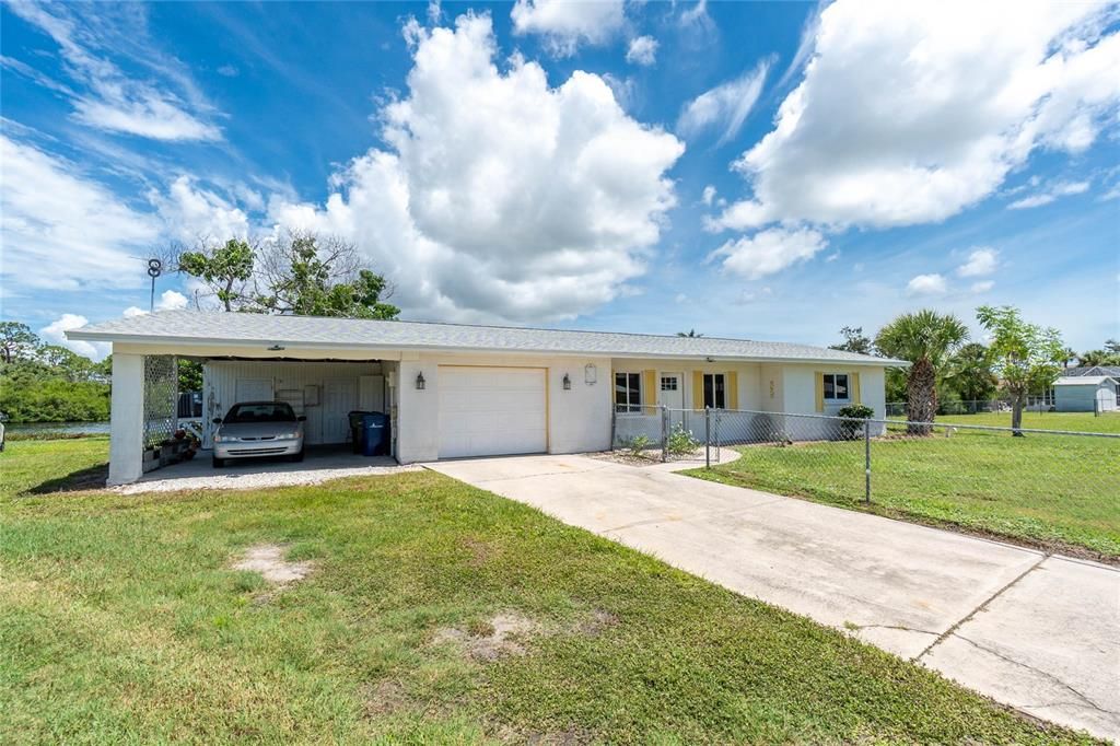 Active With Contract: $349,900 (2 beds, 2 baths, 1134 Square Feet)