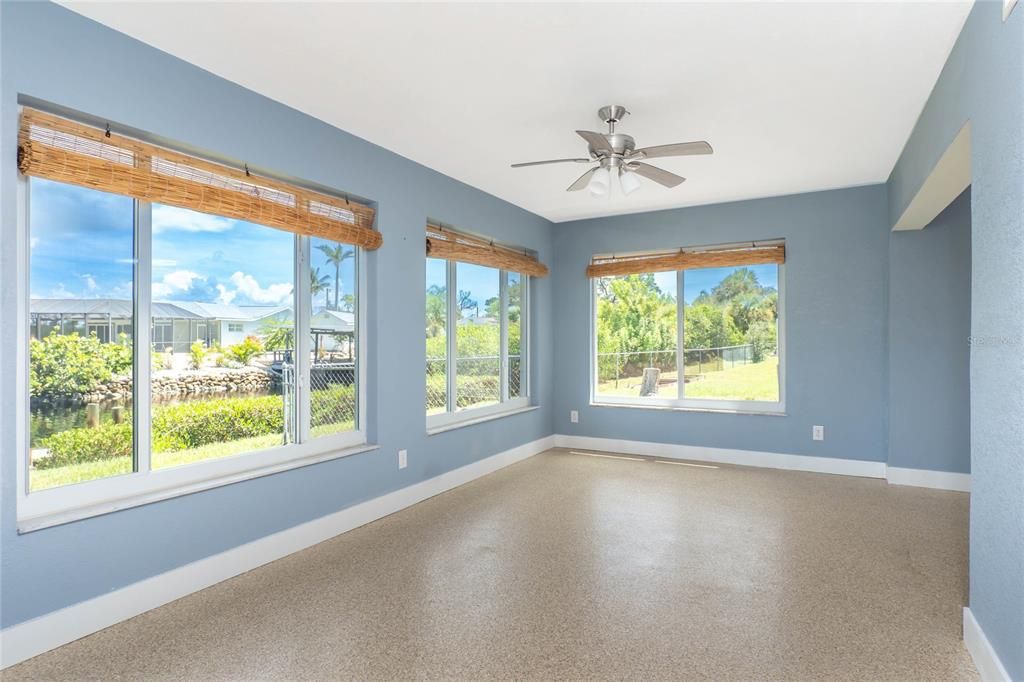 Active With Contract: $349,900 (2 beds, 2 baths, 1134 Square Feet)