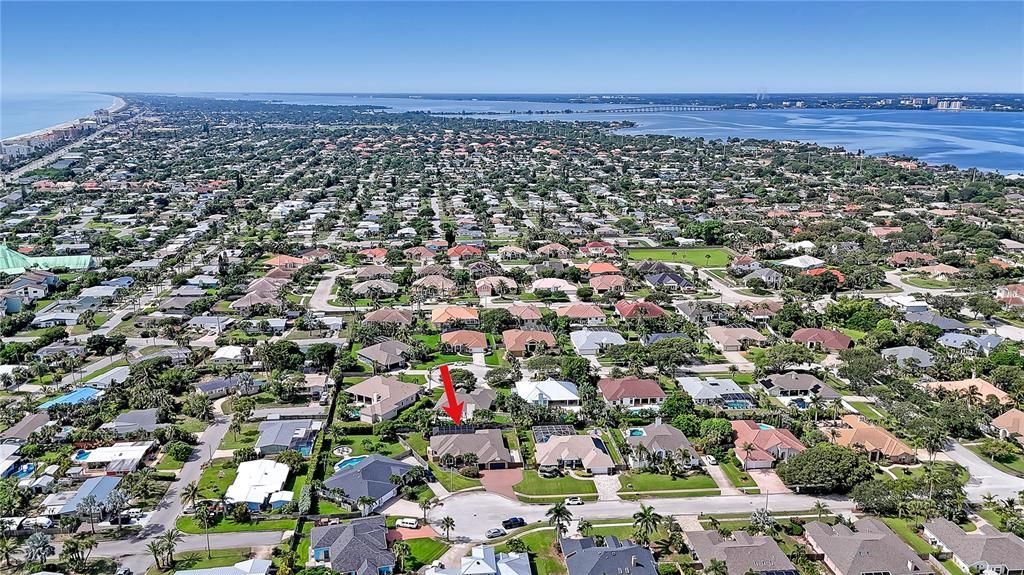 Active With Contract: $977,000 (4 beds, 2 baths, 2463 Square Feet)