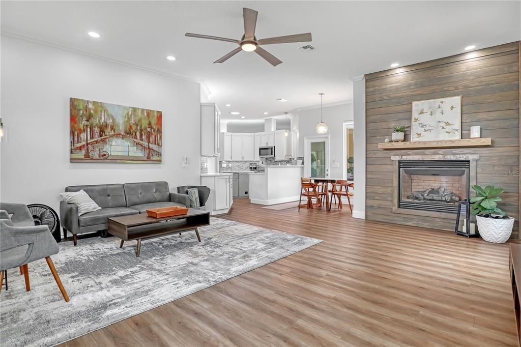 Active With Contract: $977,000 (4 beds, 2 baths, 2463 Square Feet)