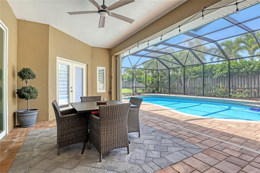 Active With Contract: $977,000 (4 beds, 2 baths, 2463 Square Feet)