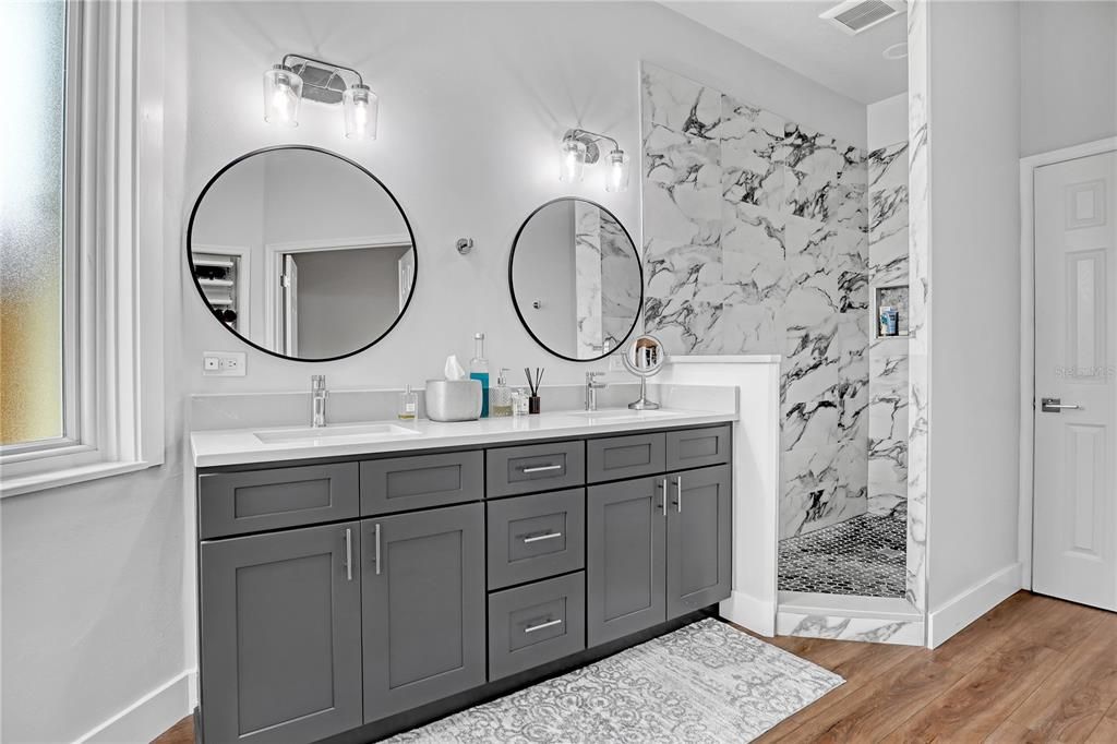 Active With Contract: $977,000 (4 beds, 2 baths, 2463 Square Feet)