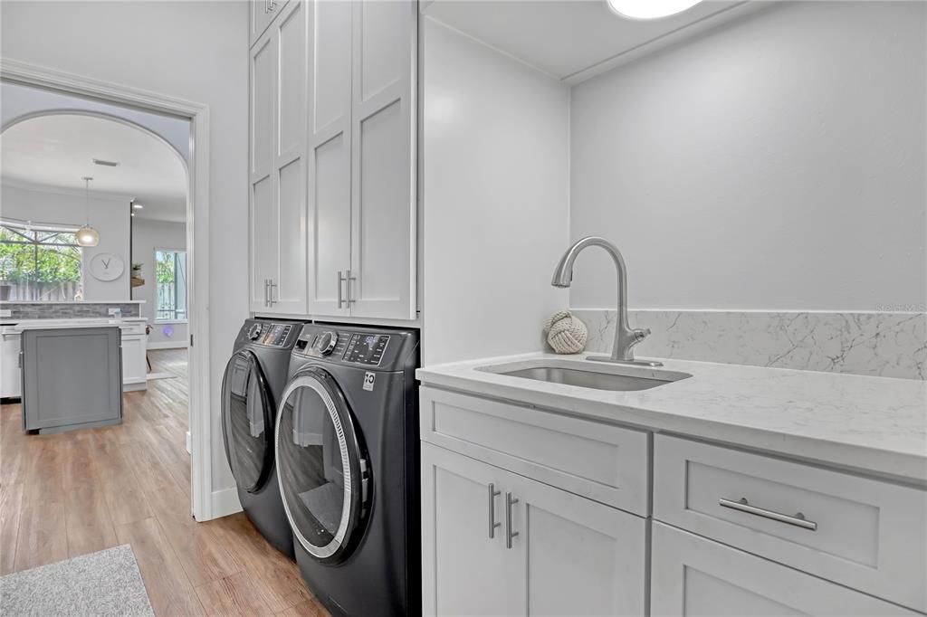 Active With Contract: $977,000 (4 beds, 2 baths, 2463 Square Feet)