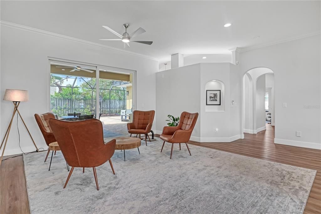 Active With Contract: $977,000 (4 beds, 2 baths, 2463 Square Feet)