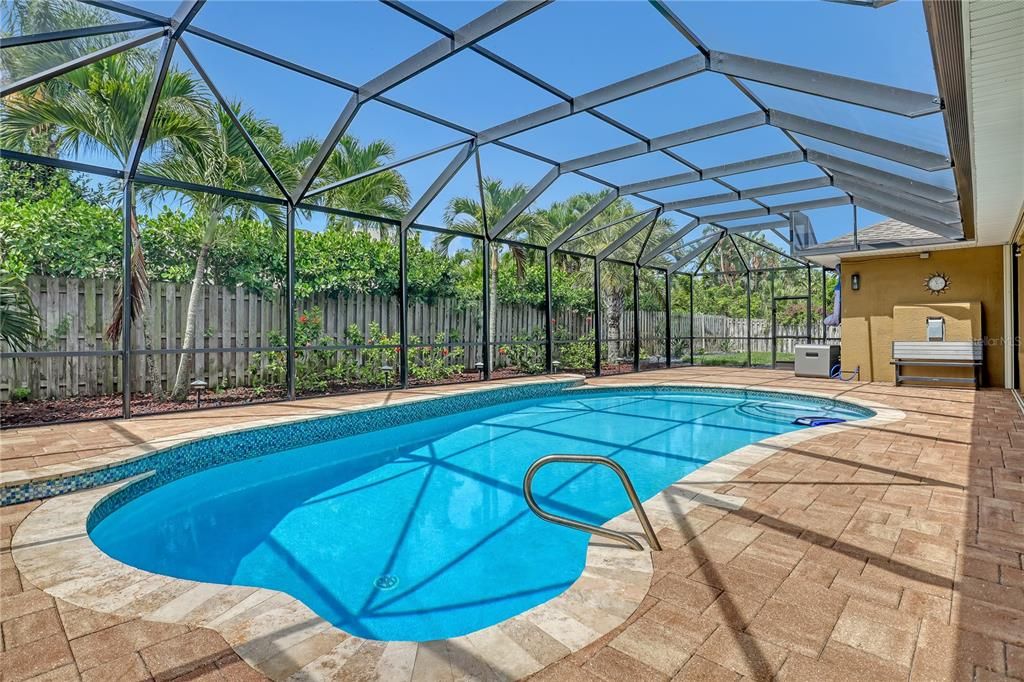 Active With Contract: $977,000 (4 beds, 2 baths, 2463 Square Feet)