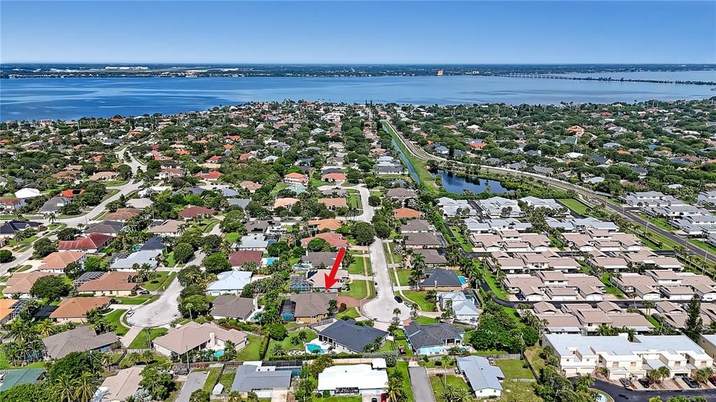 Active With Contract: $977,000 (4 beds, 2 baths, 2463 Square Feet)