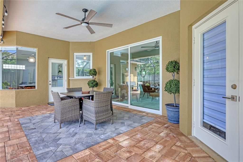 Active With Contract: $977,000 (4 beds, 2 baths, 2463 Square Feet)