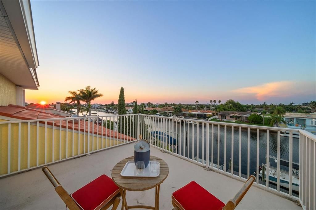 For Sale: $1,390,000 (4 beds, 3 baths, 2612 Square Feet)