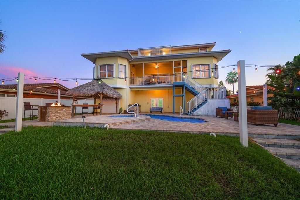 For Sale: $1,390,000 (4 beds, 3 baths, 2612 Square Feet)