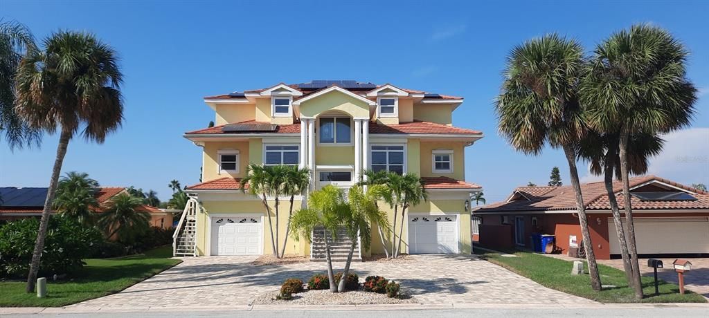 For Sale: $1,390,000 (4 beds, 3 baths, 2612 Square Feet)