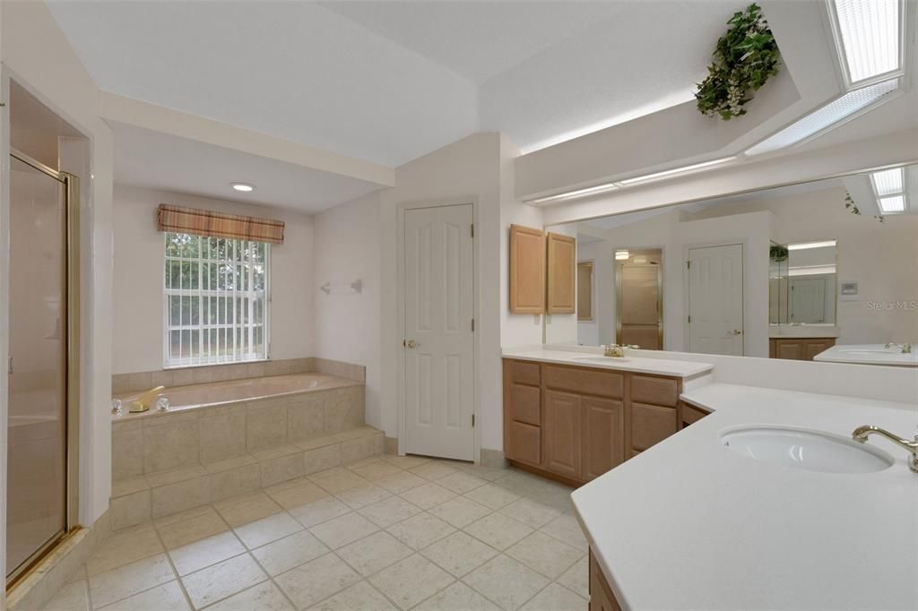 Active With Contract: $450,000 (4 beds, 2 baths, 2829 Square Feet)