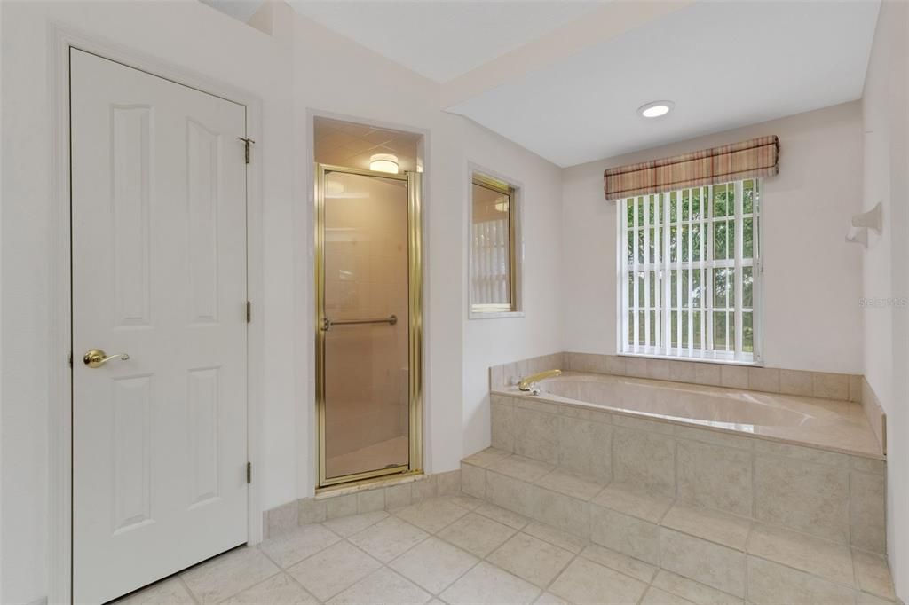 Active With Contract: $450,000 (4 beds, 2 baths, 2829 Square Feet)