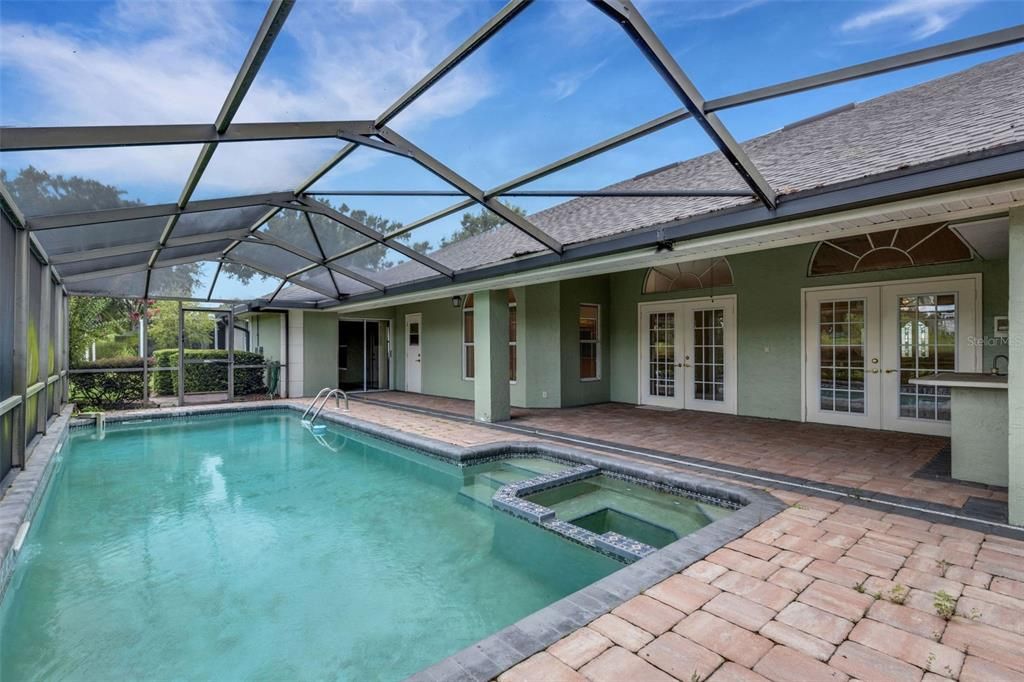 Active With Contract: $450,000 (4 beds, 2 baths, 2829 Square Feet)