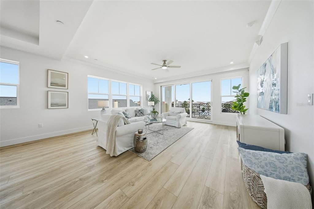 На продажу: $10,675,000 (4 спален, 3 ванн, 3126 Квадратных фут)