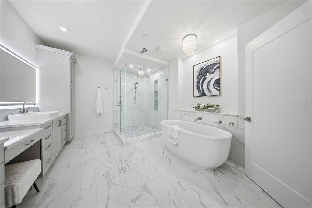 На продажу: $10,675,000 (4 спален, 3 ванн, 3126 Квадратных фут)