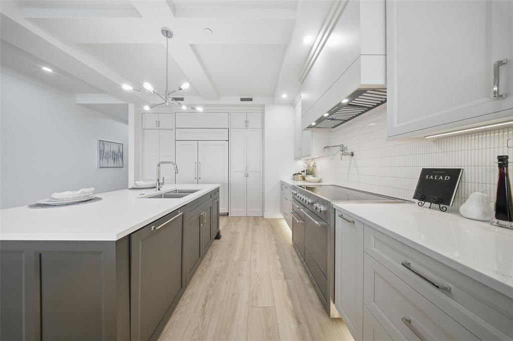 На продажу: $10,675,000 (4 спален, 3 ванн, 3126 Квадратных фут)