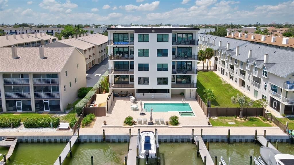 На продажу: $10,675,000 (4 спален, 3 ванн, 3126 Квадратных фут)